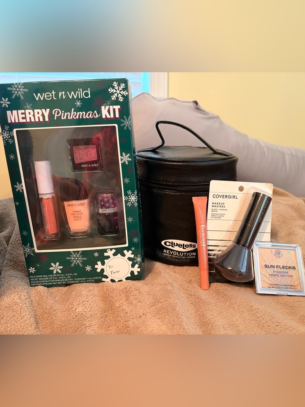Makeup bag/makeup bundle - All NEW